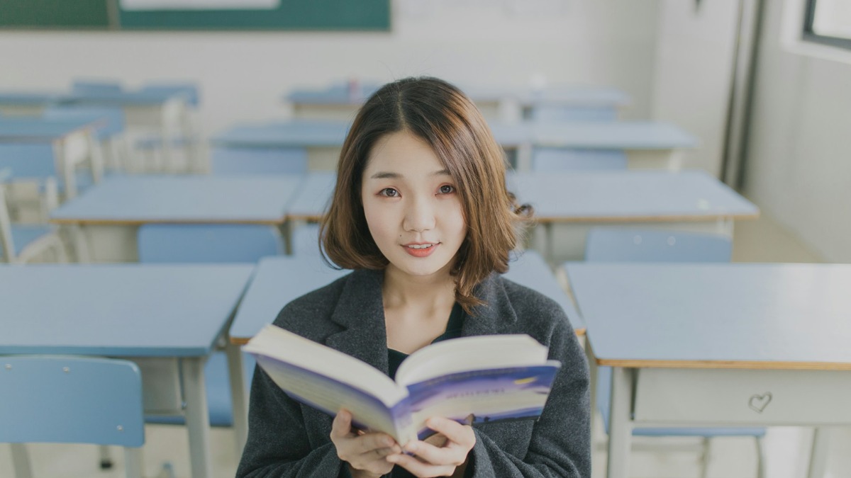 宿务VS碧瑶: 在教室里学习