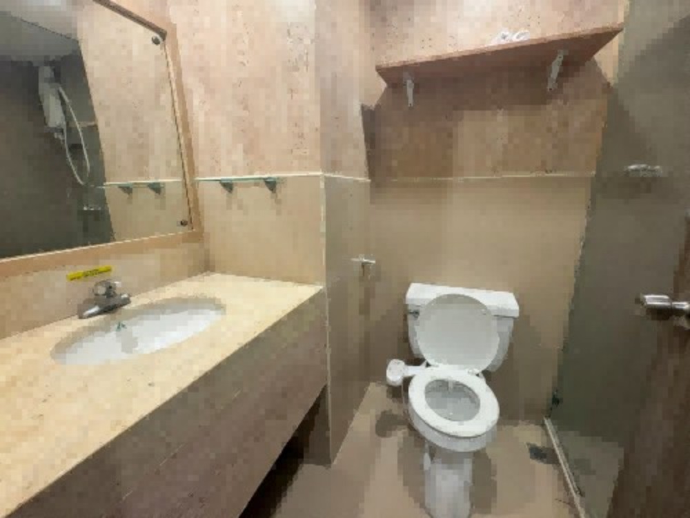 宿务IU语言学校校内三人房卫生间