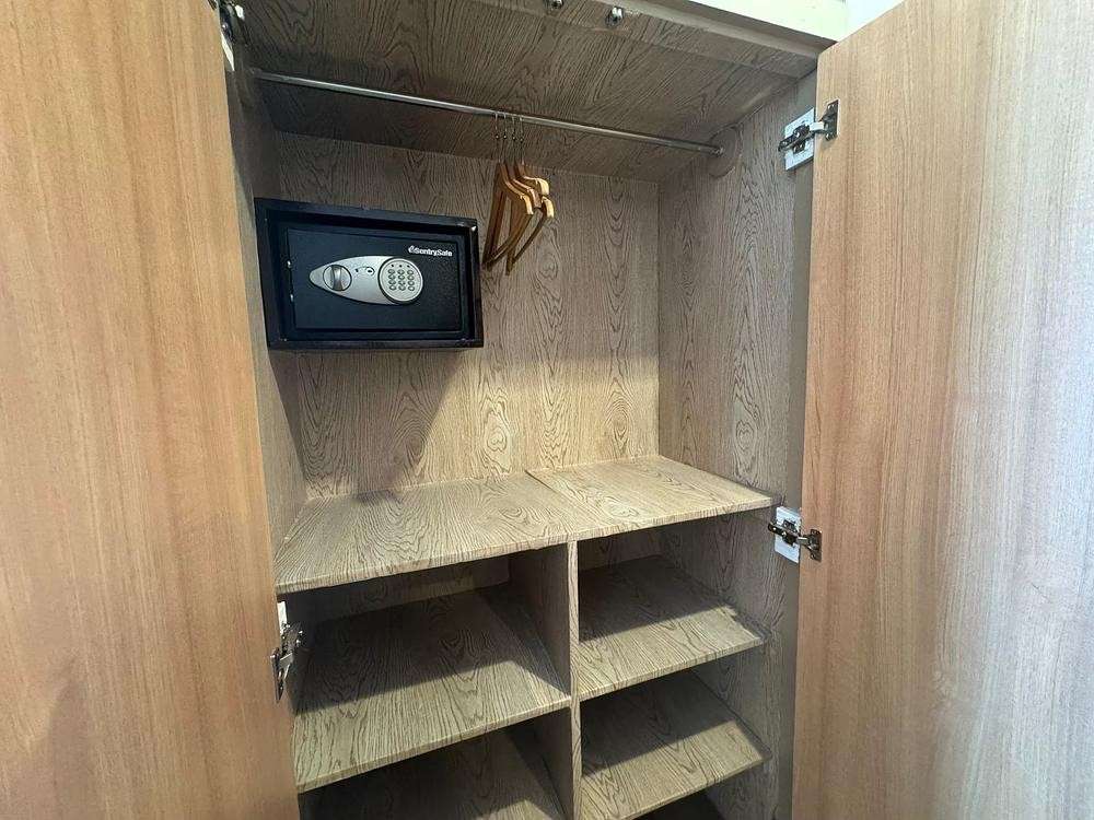 宿务IU语言学校校内单人房衣柜